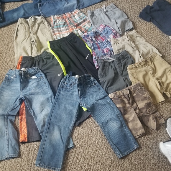 Boys size 4t 4reg. Boys size 5t 5slims.